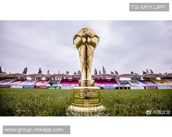 吾米提江：奖杯见证奋斗历程为本赛季联赛画上圆满句号