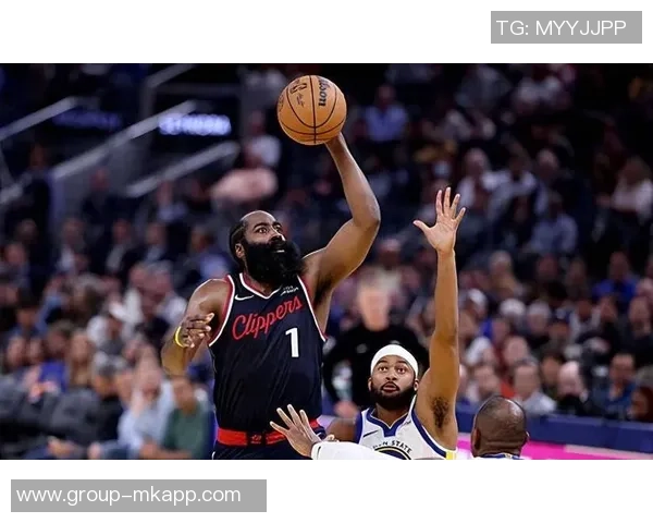 哈登梦回巅峰半场狂砍26分三分球6中5展现绝佳状态 哈登梦回巅峰半场狂砍26分三分球6中5展现绝佳状态