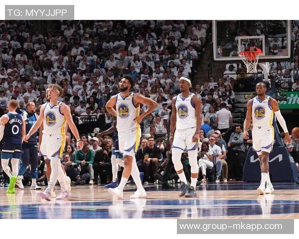 科尔感激库里和巴特勒的场边支持这对年轻球员成长至关重要