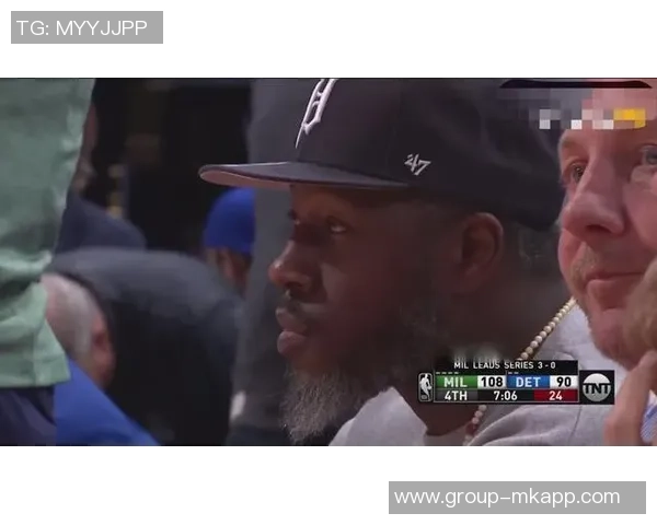 狄龙两节半遭遇6犯离场全场表现平平仅得12分2板1助1断 狄龙两节半遭遇6犯离场全场表现平平仅得12分2板1助1断